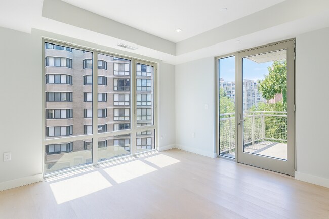 Building Photo - 1224 M St NW