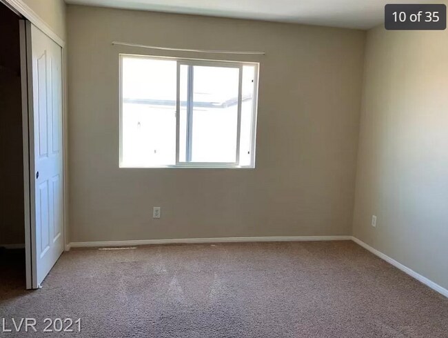 Foto del edificio - 9854 Lime Tree St