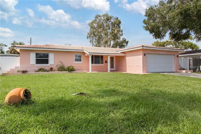 Foto del edificio - 2424 61st Ln N