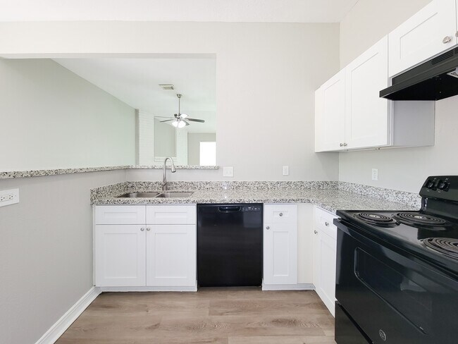 Building Photo - 15814 Murrelet Ct