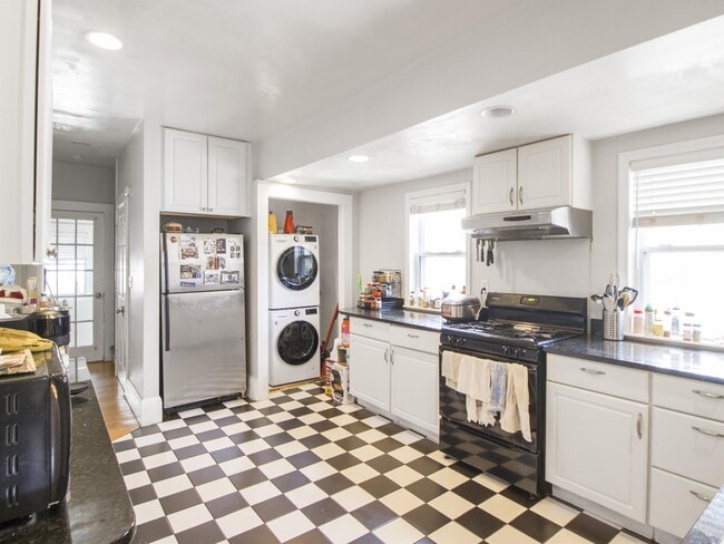 Photo - 17 Allen St Townhome