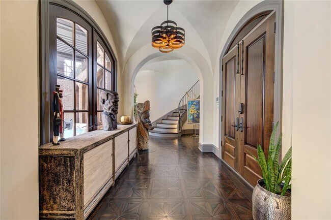 Foto del edificio - 5110 W Oak Mews