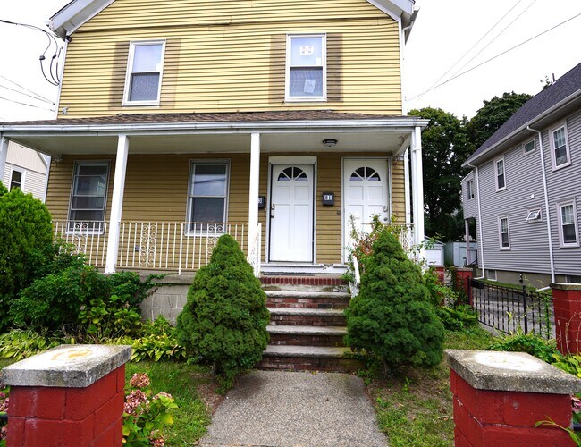Building Photo - 81 Waverly St
