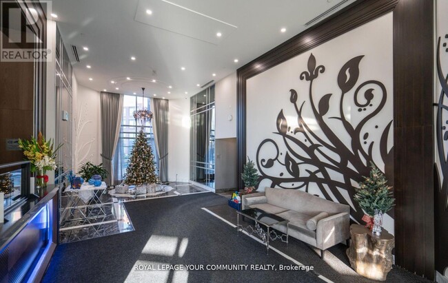 Photo du bâtiment - 7608-7608 Yonge St
