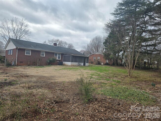 Foto del edificio - 158 Crestview St