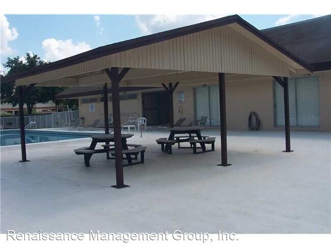 Foto del edificio - 7173 Orange Dr