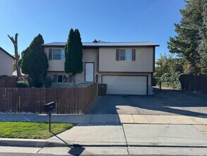 Building Photo - 5943 Lodestone Ave