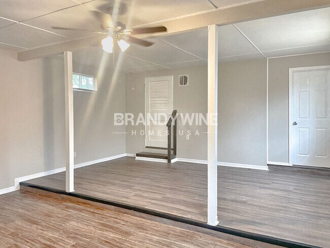 Building Photo - 922 Westgate Dr