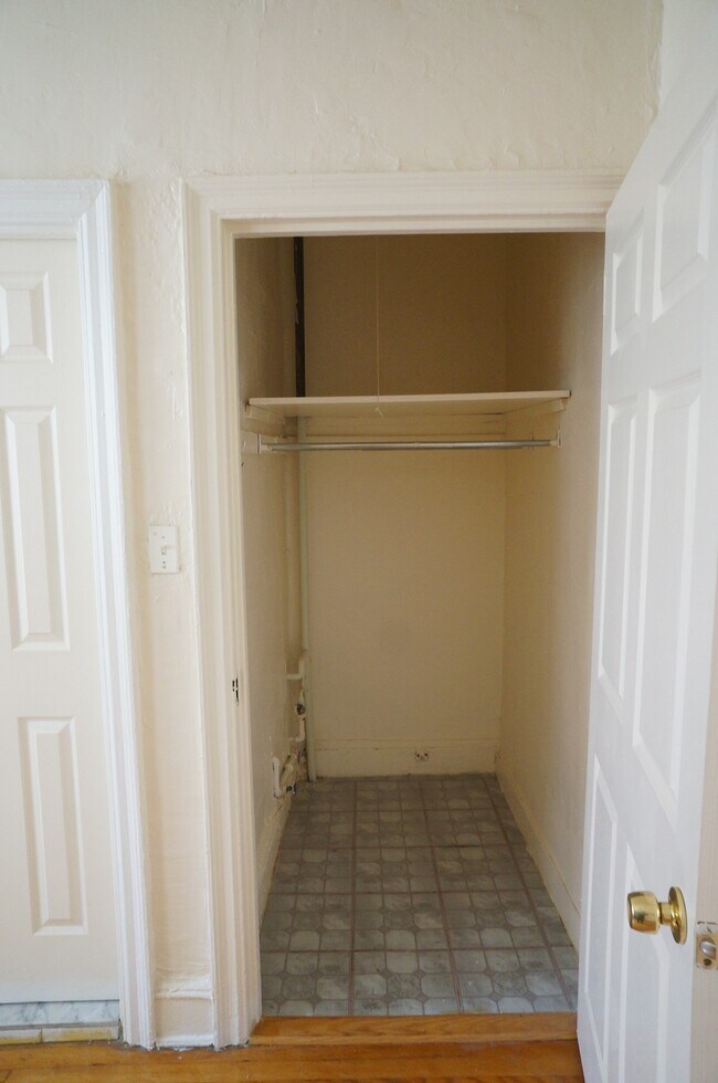 Building Photo - 310 94th St