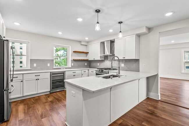 Building Photo - 1042 E Juneau Ave