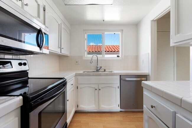 Foto del edificio - Gorgeous Beach Close Carlsbad Condo!