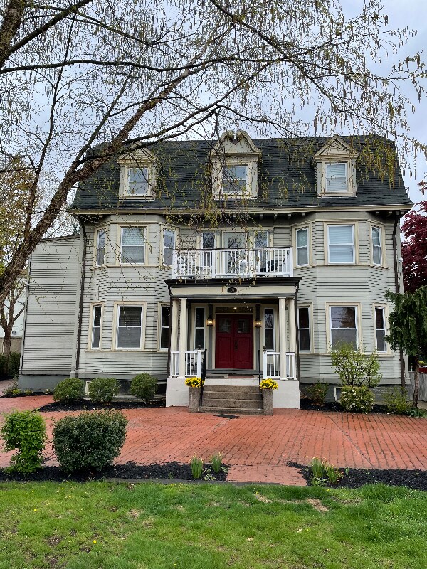 131 Irving Ave Unit 2L, Providence, RI 02906 Room for Rent in