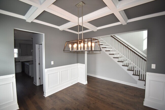 Building Photo - 4 Bedroom and 2.5 Bath Home (No Pets)
