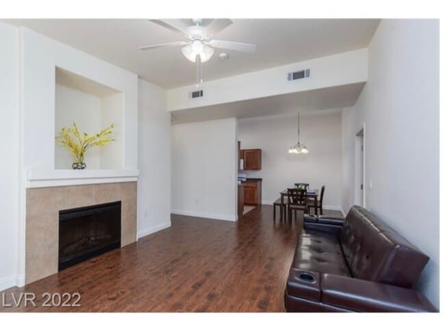 Building Photo - 8805 Jeffreys St
