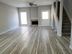 Building Photo - 11710 Southlake Dr