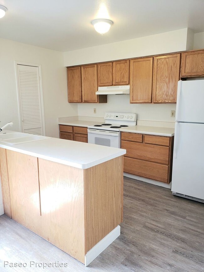 Building Photo - 2 br, 1.5 bath House - 113 E Oliva Ct