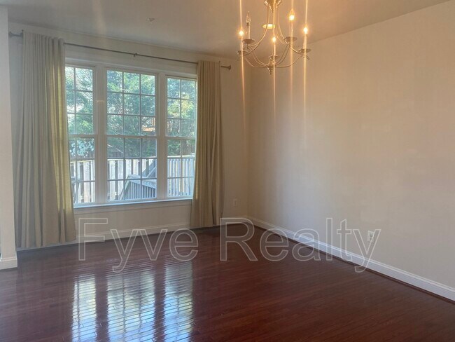 Foto del edificio - 2098 Hutchison Grove Ct