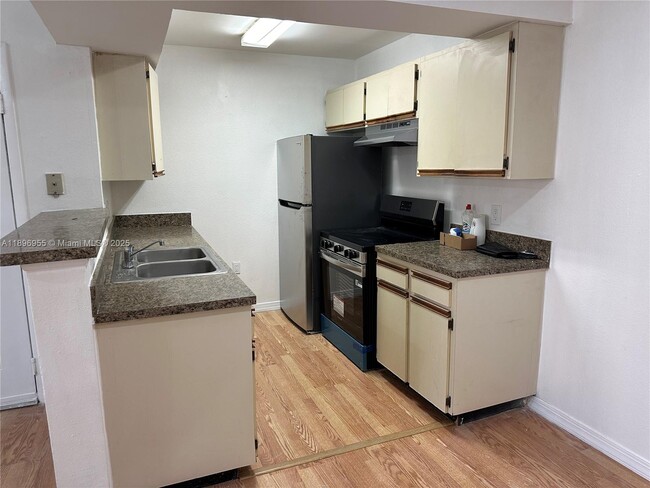 Building Photo - 10441 SW 156th Ct