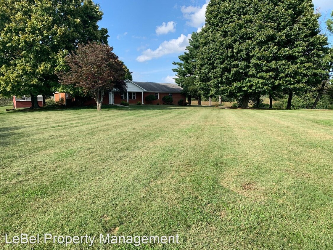4582 W Andrew Johnson Hwy, Morristown, TN 37814 House Rental in