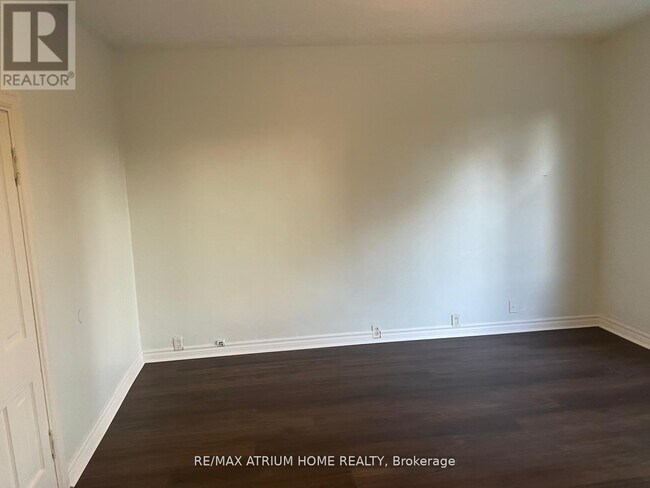 Photo du bâtiment - 19 Laughton Ave