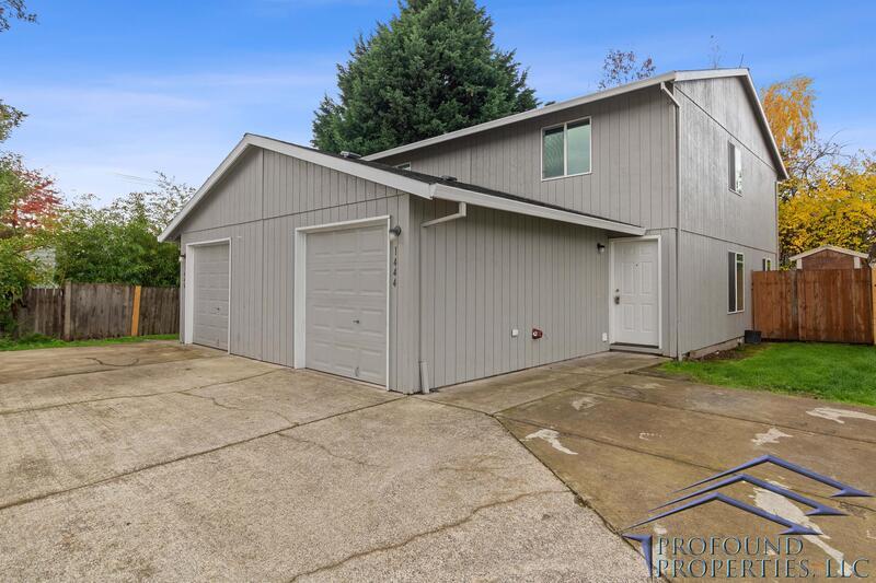 Primary Photo - 1444 NE Thomas Ct
