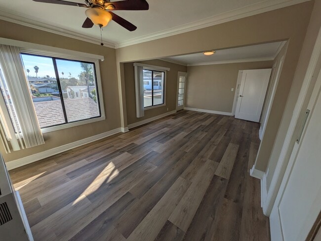 Building Photo - 1055 N Ardmore Ave