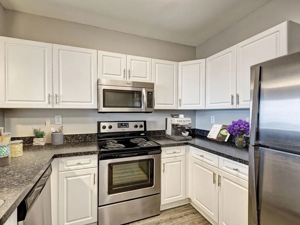 Foto principal - 1 Cityview Ln