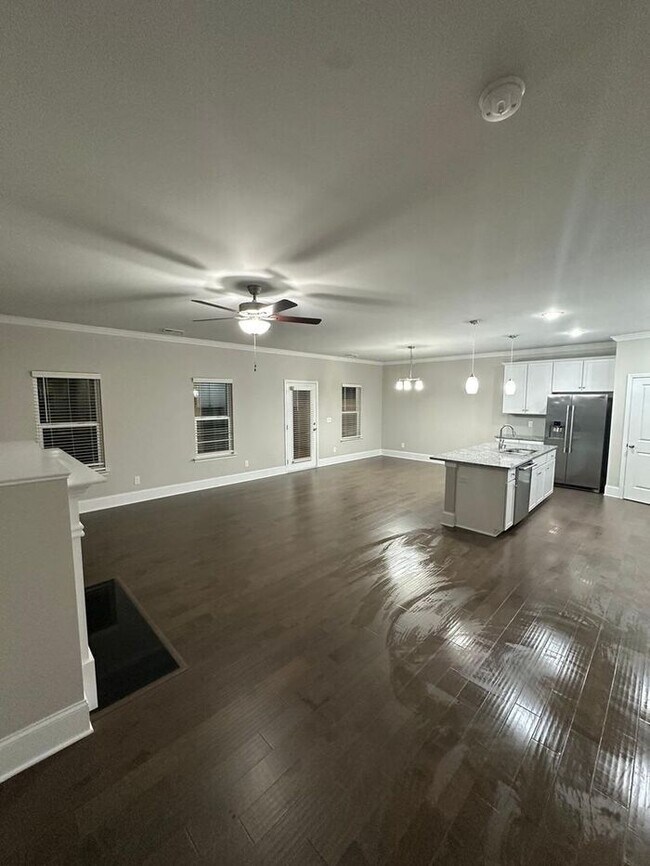 Building Photo - 6027 Villa Ford Ln