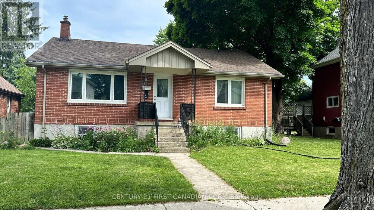 Primary Photo - 454 Salisbury St