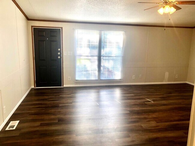 Building Photo - 16123 Lone Star Ranch Dr