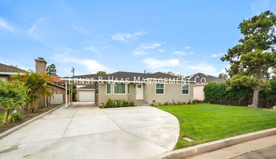 Primary Photo - Stunning 3 Bedroom 2 Bath Front House in L...
