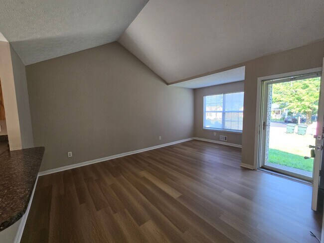 Building Photo - FOR RENT! Jeffersontown! Newer Jtown Ranch...