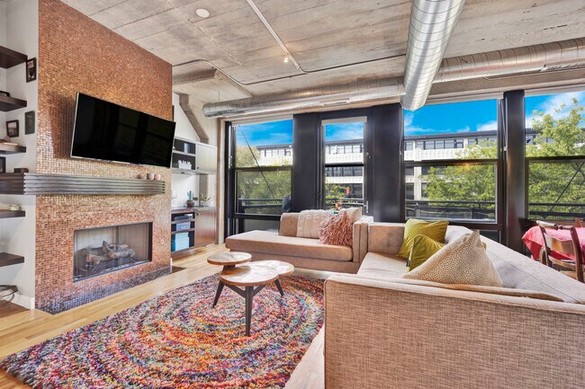 Foto del edificio - 1111 W 15th St