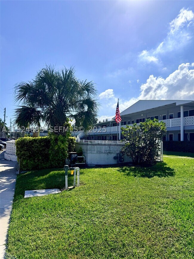Foto del edificio - 600 Layne Blvd