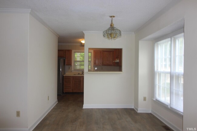 Building Photo - 135 Westview Cove Ln