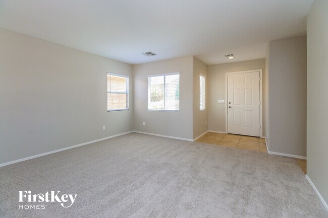 Foto del edificio - 28183 N Superior Rd