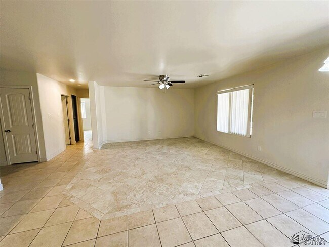 Foto del edificio - 10151 E 34th Ln