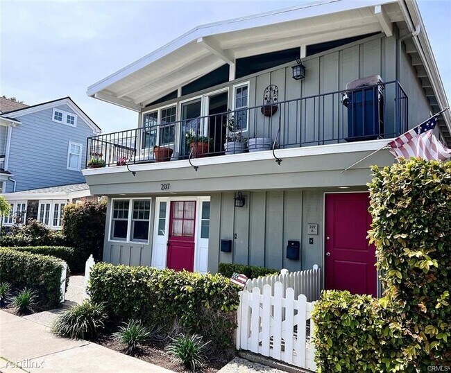 Building Photo - 4 br, 2 bath Duplex - 207 Ruby Ave # A