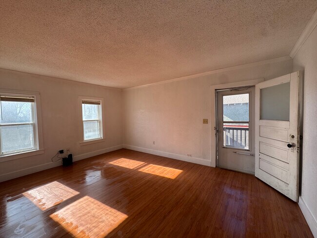 Foto del edificio - 326 E Vine St