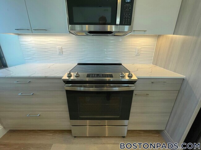 Building Photo - 1079 Commonwealth Ave