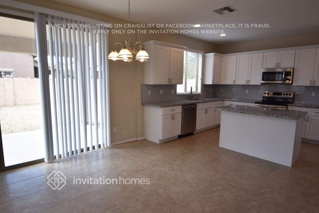 Foto del edificio - 17227 W Elm St