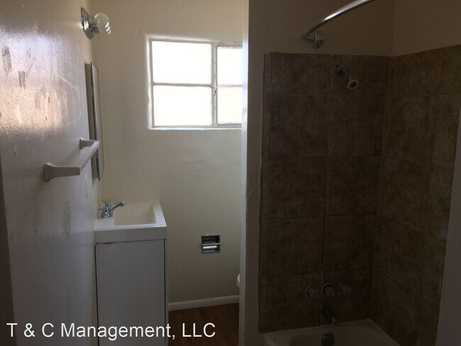 Building Photo - 1501 Hermosa Dr NE