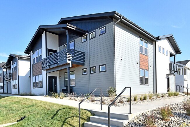 Building Photo - Raindance main floor condo move in ready.
