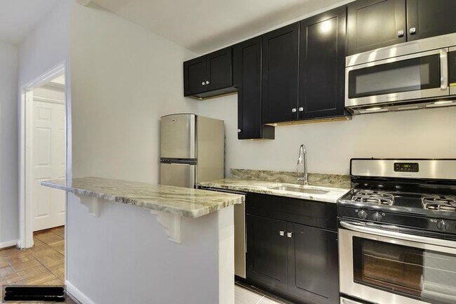 Foto del edificio - 1727 Massachusetts Ave NW