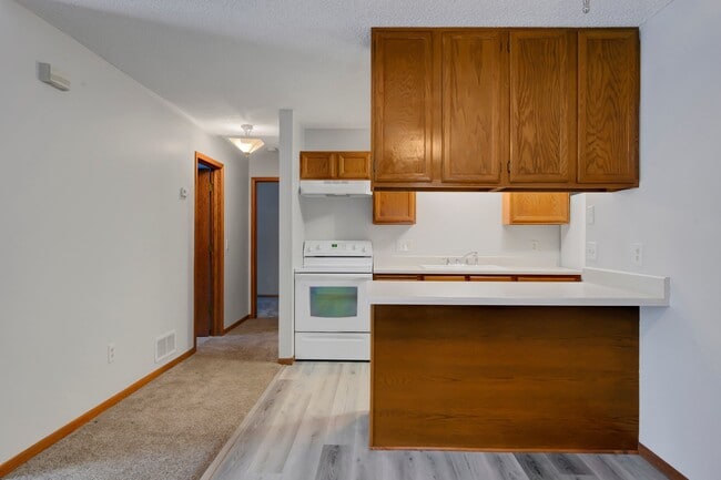 Building Photo - 681 Parkside Dr