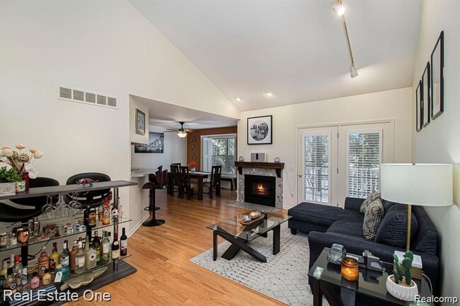 Building Photo - 1137 Fairways Blvd