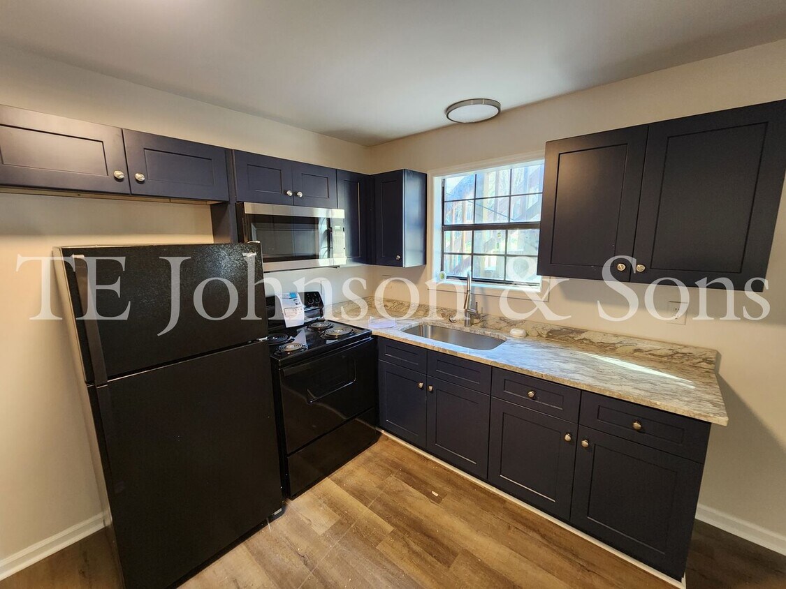 Primary Photo - 2571 Green Oaks Ct SE