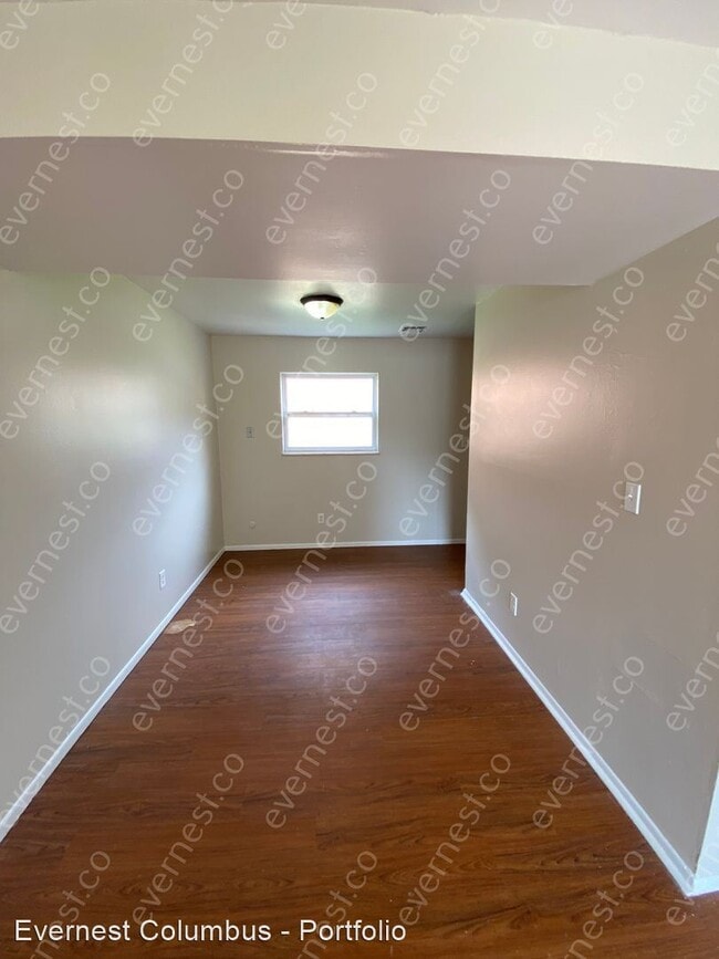 Building Photo - 1217 Crestwood Ave