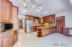 Foto del edificio - 112-27-112-68 68th Ave