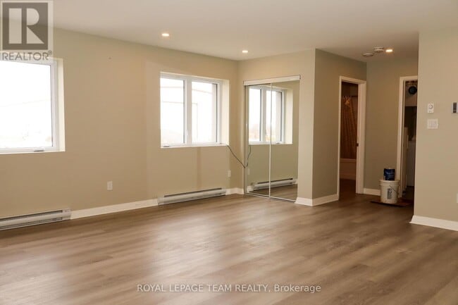 Building Photo - 3880 7 Rd